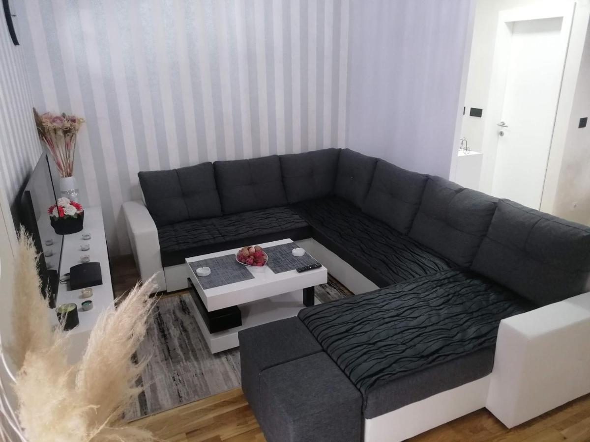 Nenadovic Apartman Obrenovac  Exteriör bild